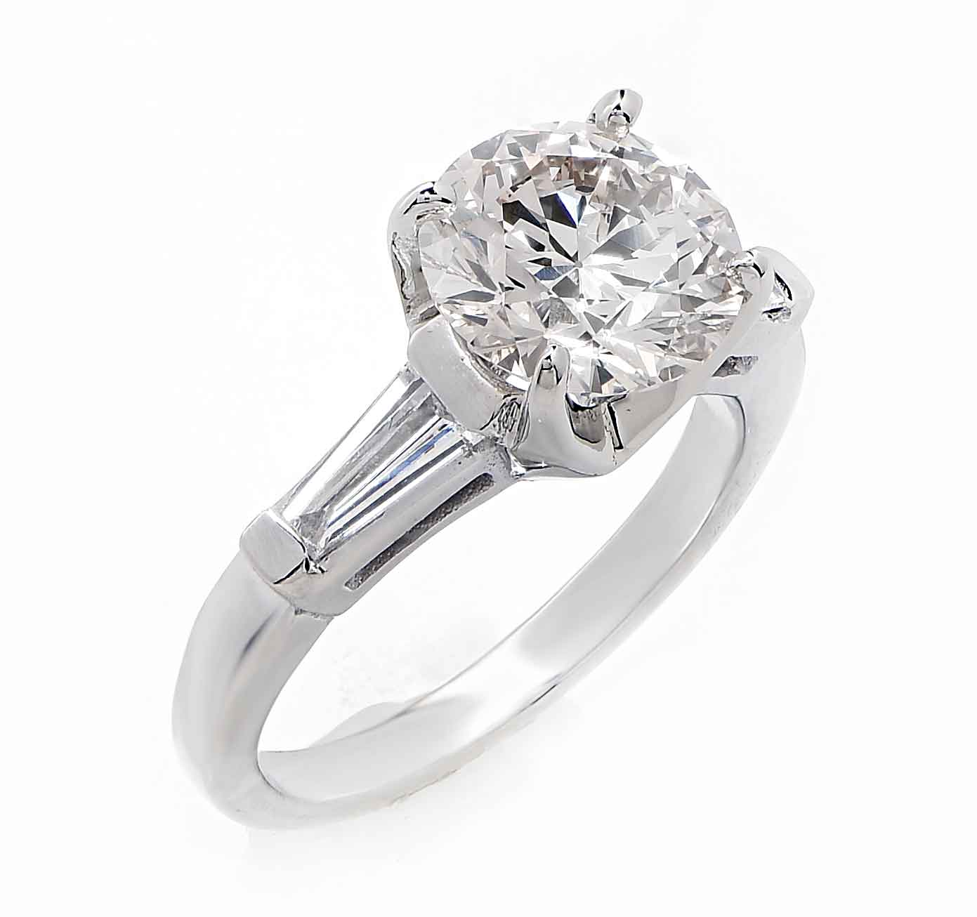 Choosing side stones for your engagement ring.