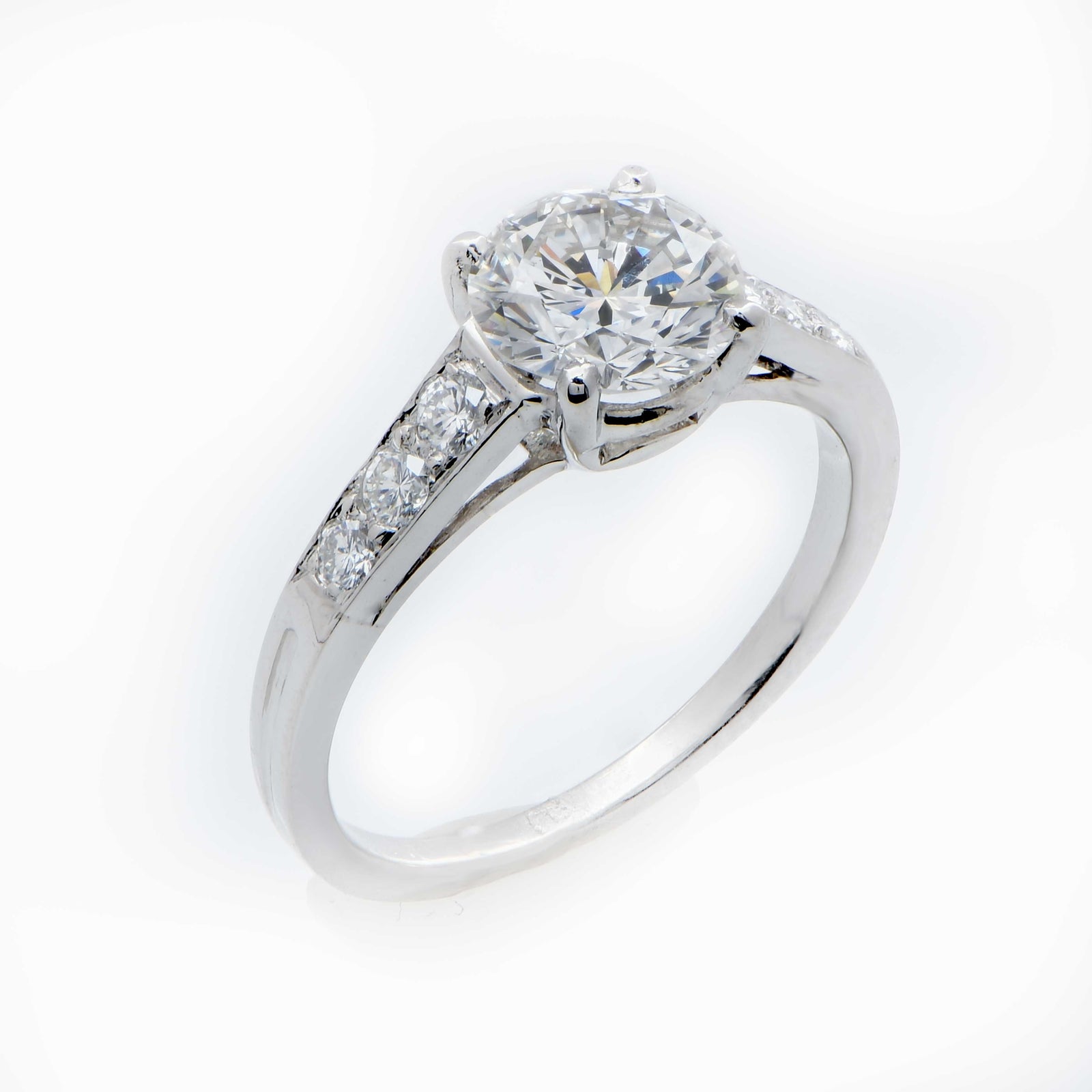 Sell my engagement ring. Sell my ring. Sell my diamond.