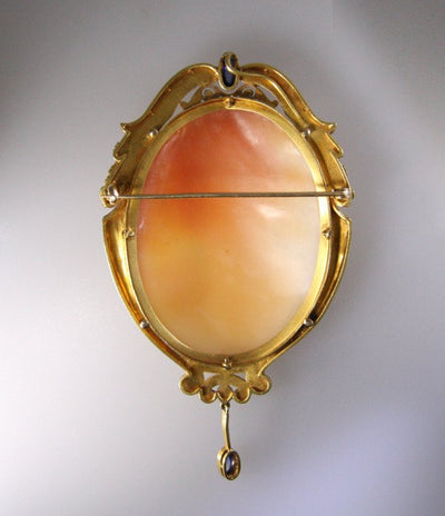 1900s Cameo Cabochon Sapphire Gold Frame Brooch