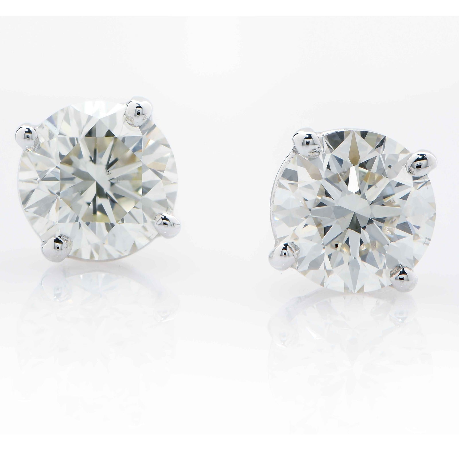1.66 Carat Total Weight Diamond Stud Earrings