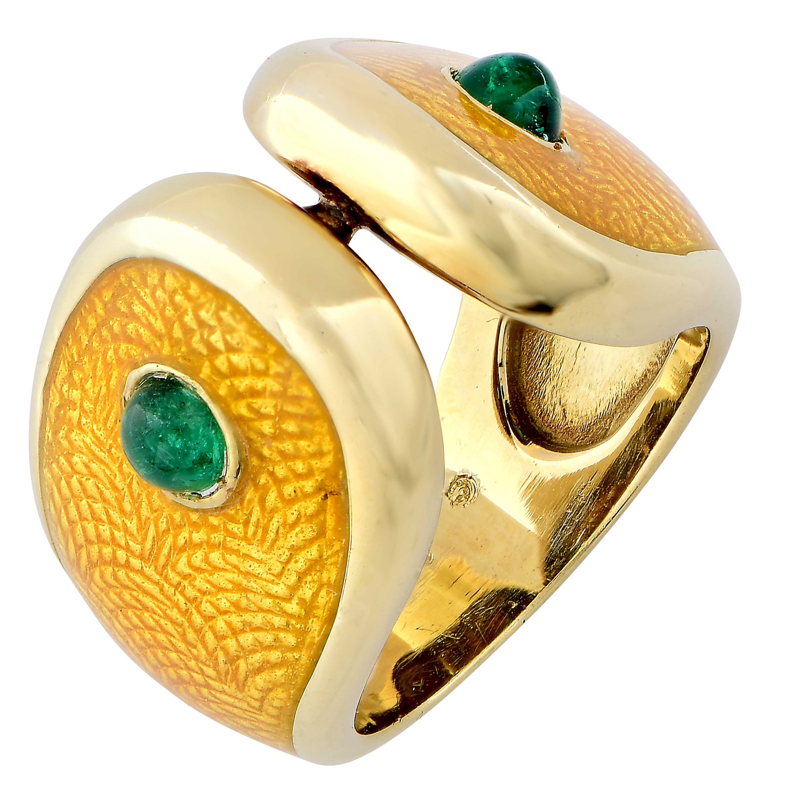 Carvin French Patterned Owl Emerald and Yellow Enamel 18 Karat Yellow Gold Ring