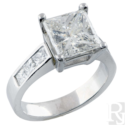 Princess Cut Engagement Rings | Rêve Diamonds | UK