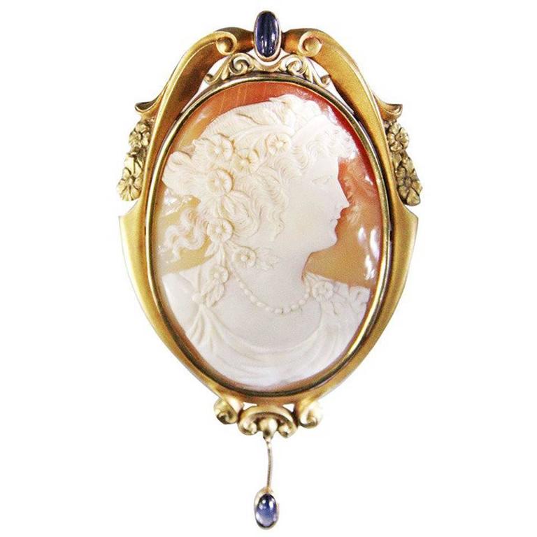 1900s Cameo Cabochon Sapphire Gold Frame Brooch